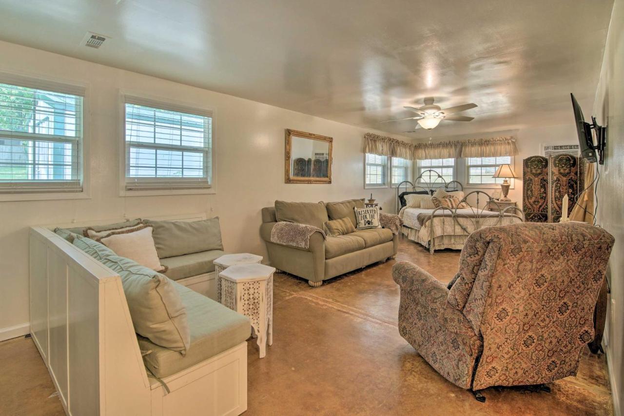 Bright Springfield Home Walk To Nature Center! Exterior foto