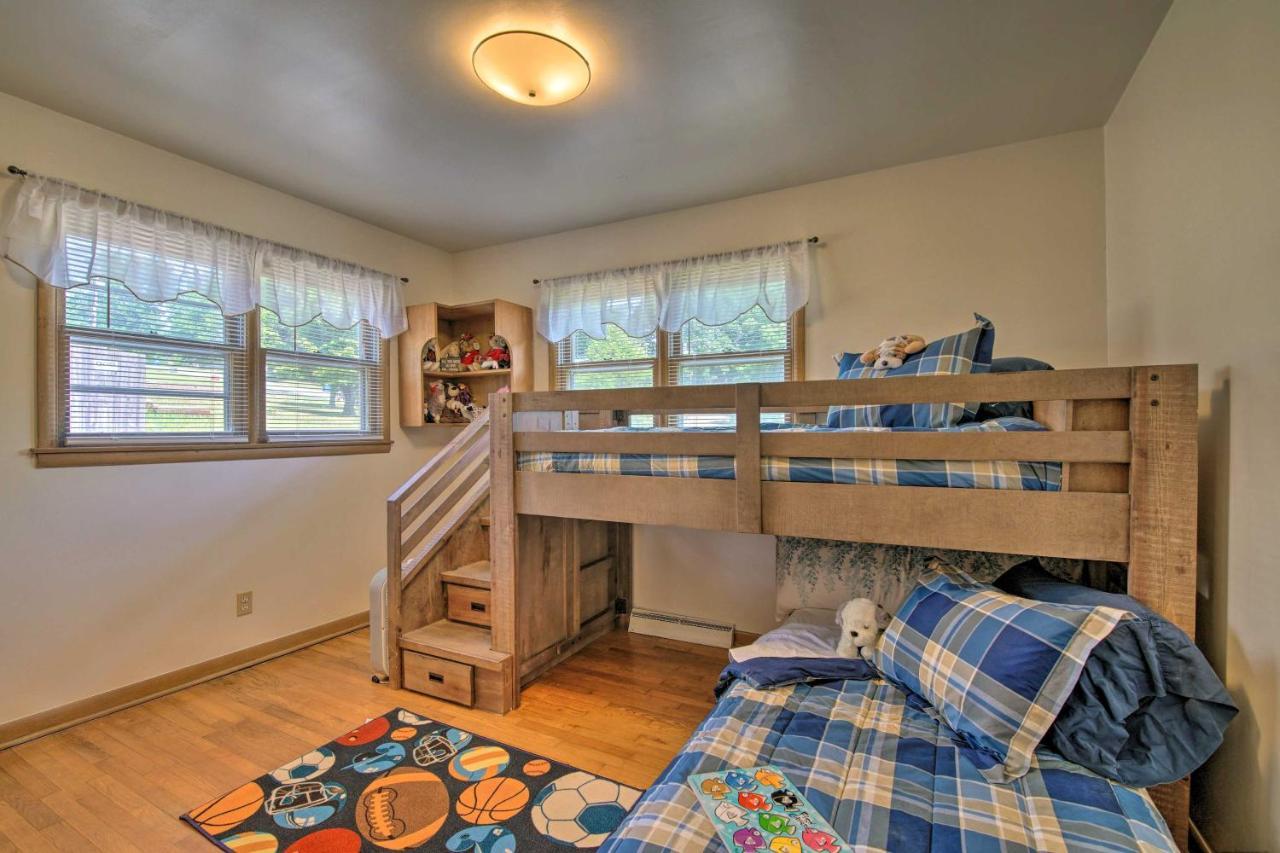 Bright Springfield Home Walk To Nature Center! Exterior foto
