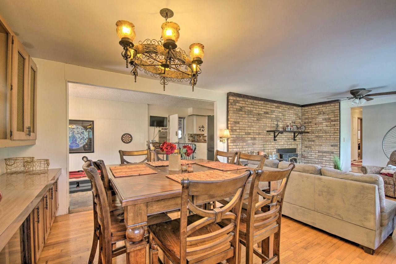 Bright Springfield Home Walk To Nature Center! Exterior foto