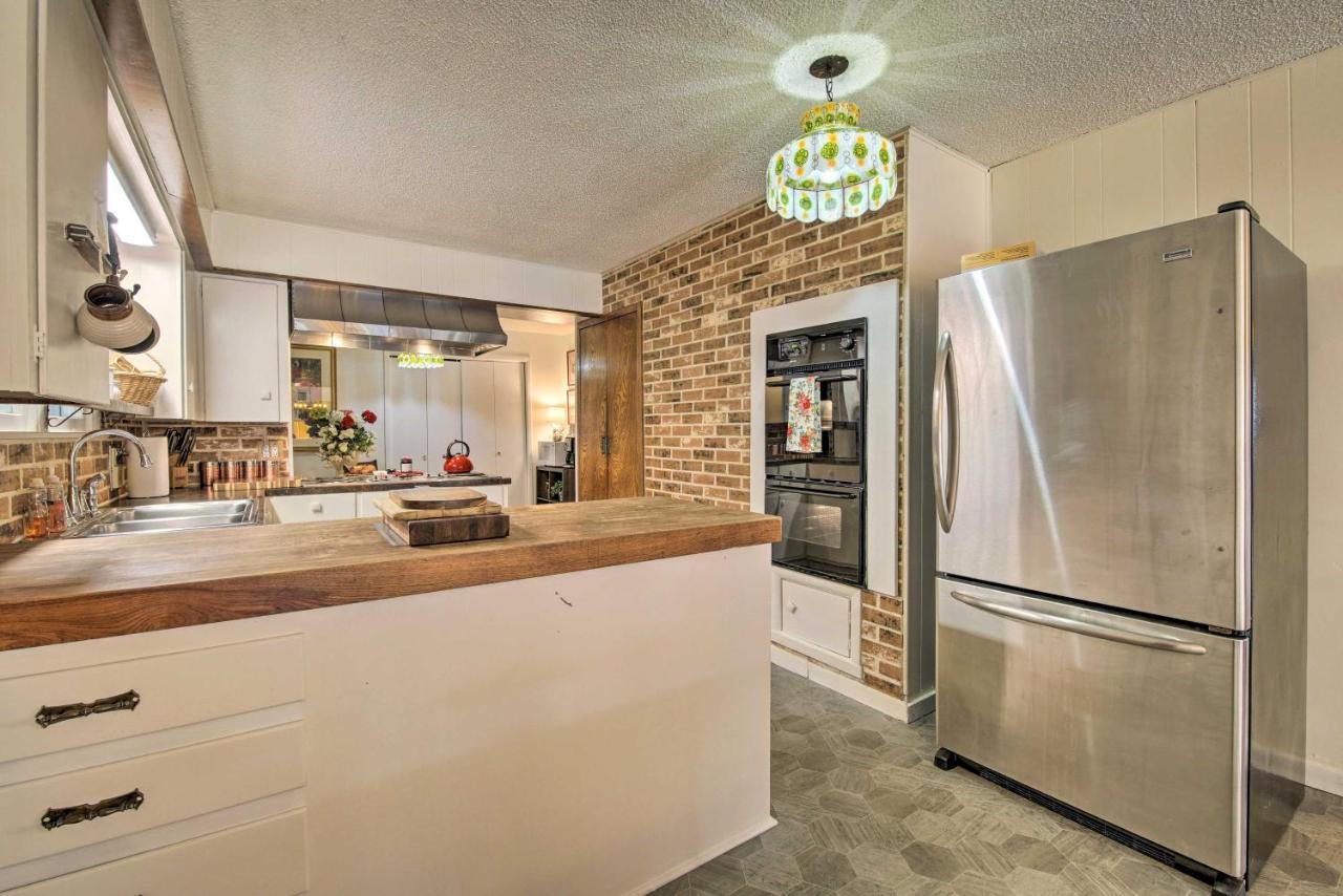 Bright Springfield Home Walk To Nature Center! Exterior foto